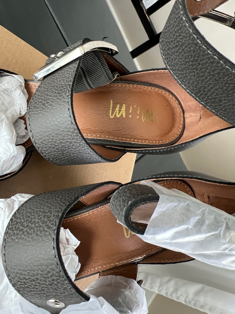 NEW Miracle Miles Hendrix Heels - Picture 9 of 13